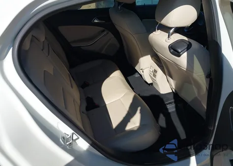 2016 Mercedes-Benz Gla 250 z USA, uszkodzony, nr VIN WDCTG4EB8GJ270800